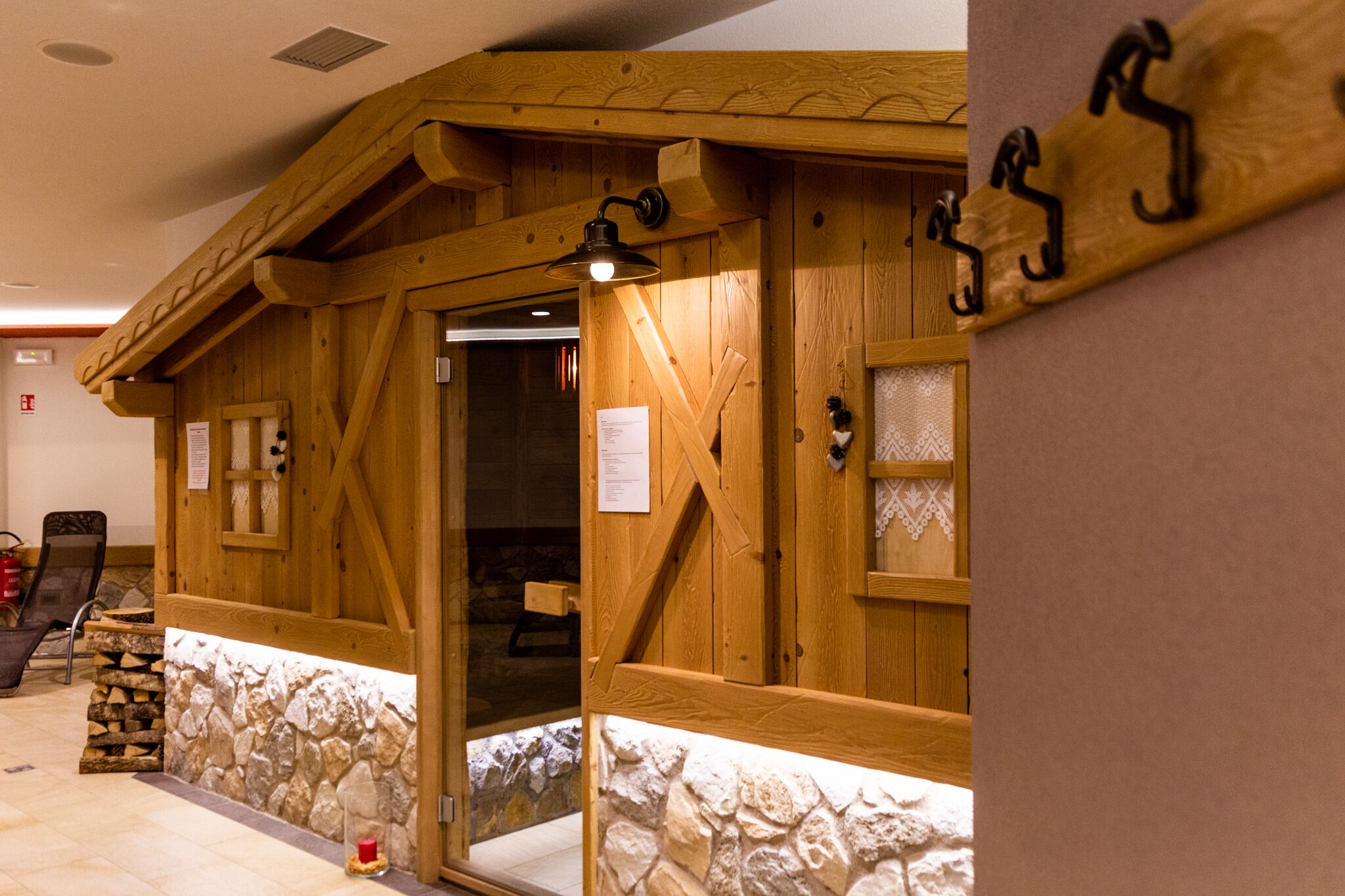 Couples treatment rooms, sauna, hot tub, Turkish bath, body treatments