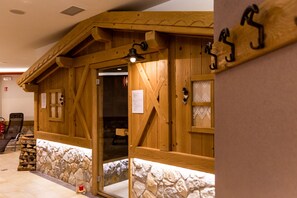 Couples treatment room(s), sauna, hot tub, Turkish bath/hammam