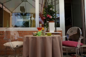 Free daily continental breakfast - Art Hotel (Mirano)