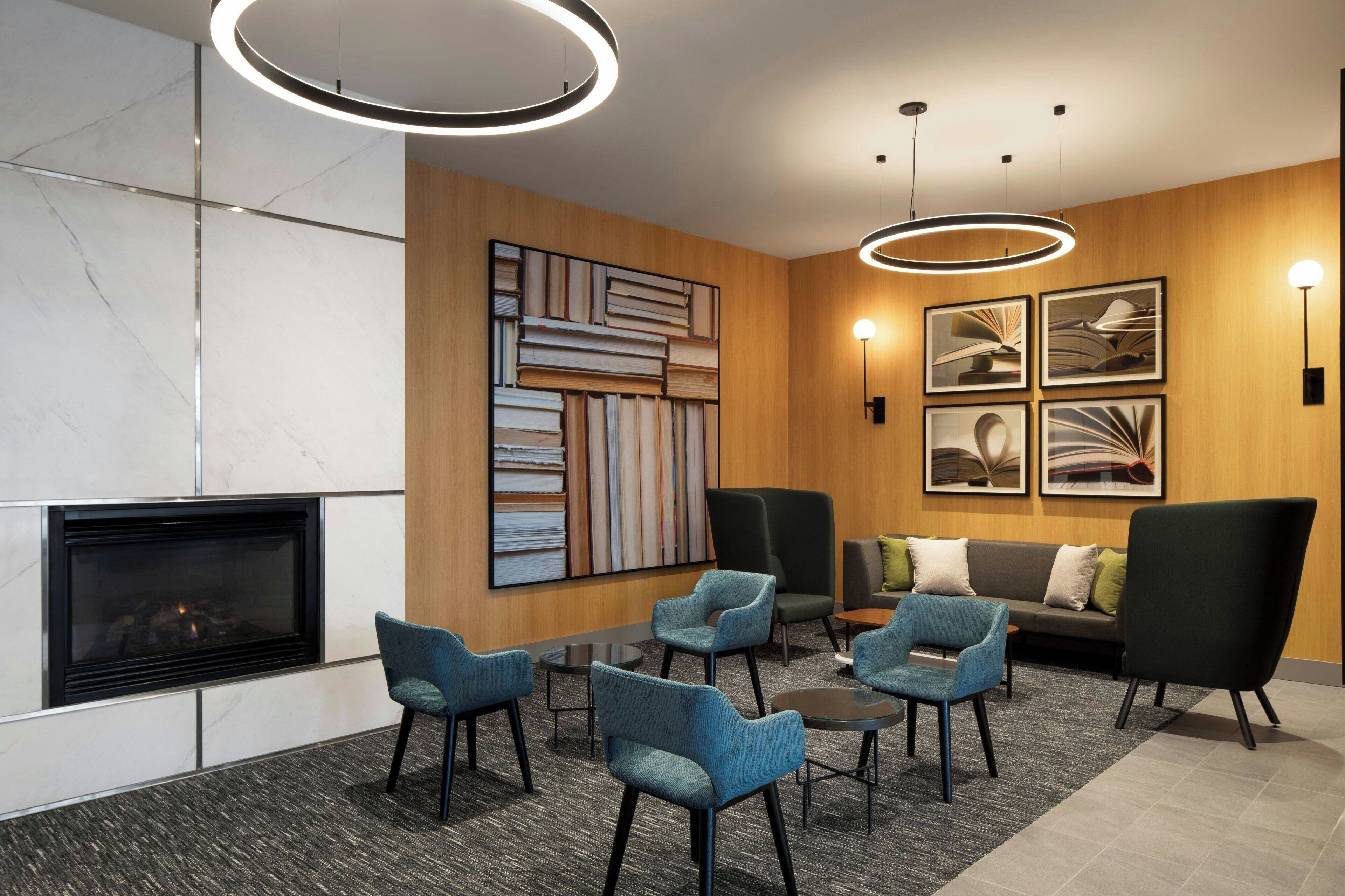 breakfast, lunch, dinner served; fusion cuisine