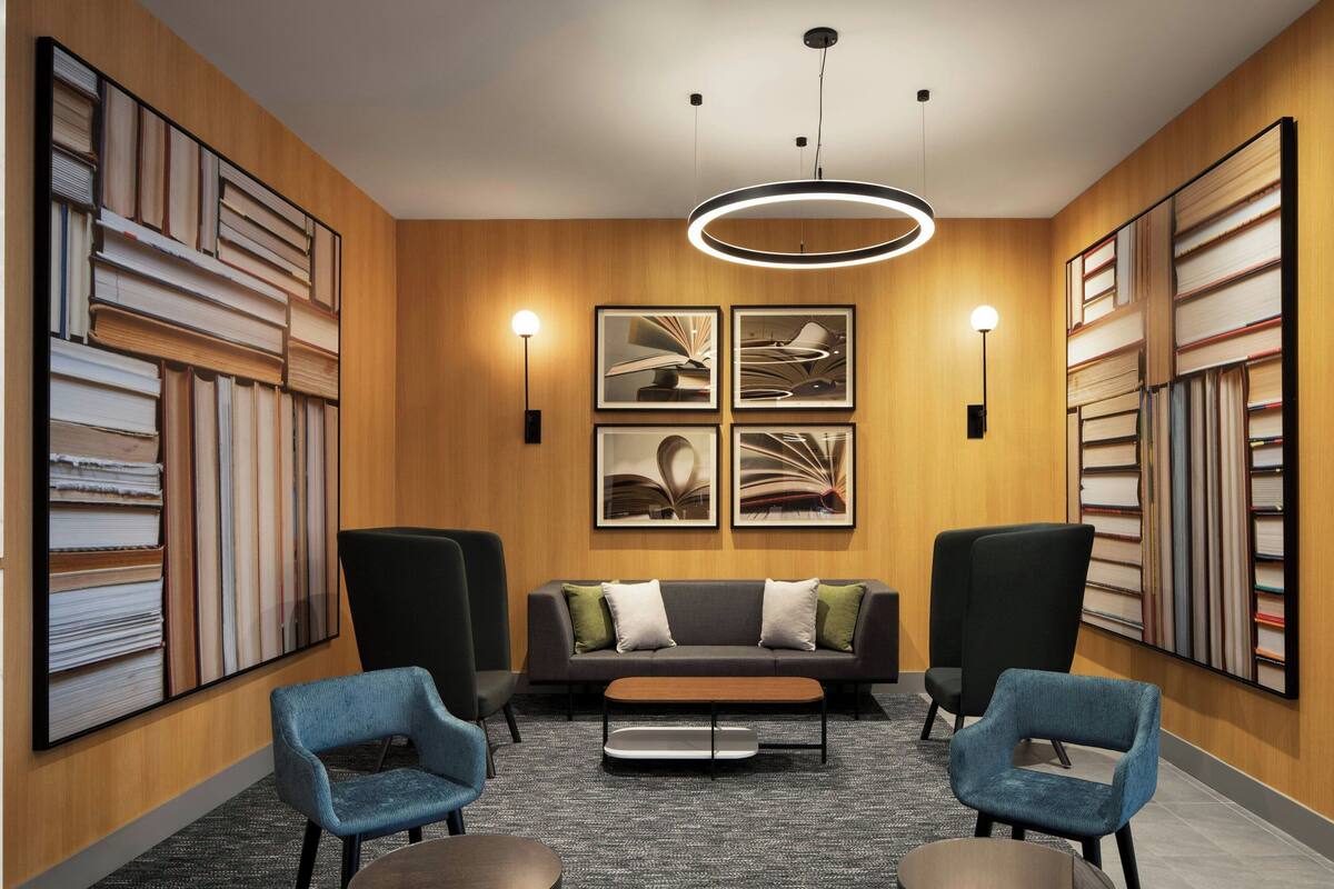 breakfast, lunch, dinner served; fusion cuisine