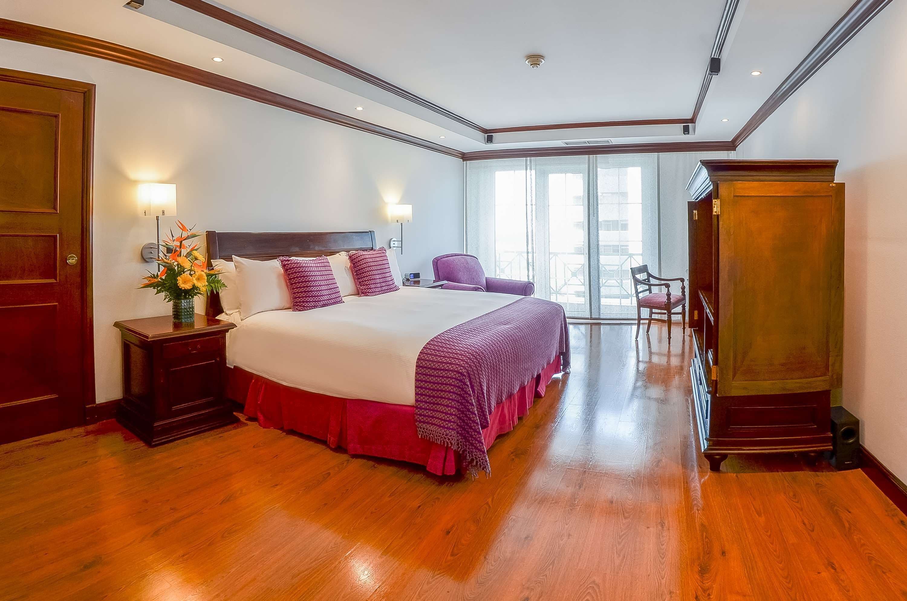 master suite 1 king bed | in-room safe, desk, laptop workspace, blackout curtains