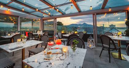 Westport Coast Hotel