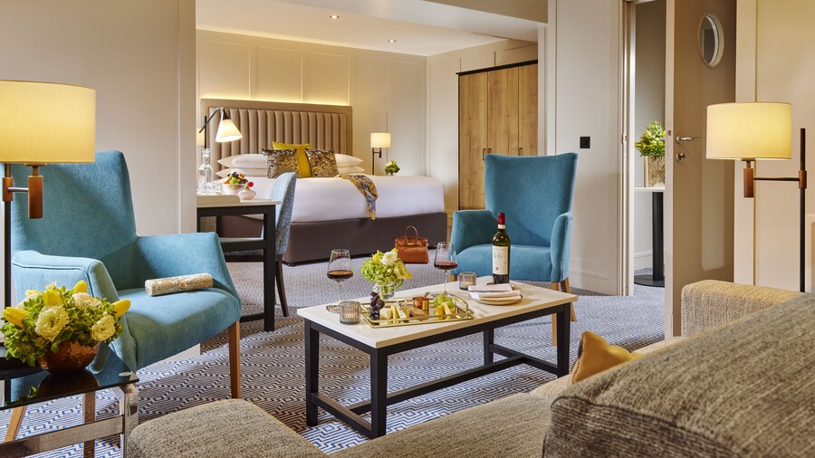 Westport Coast Hotel