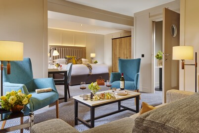 Westport Coast Hotel