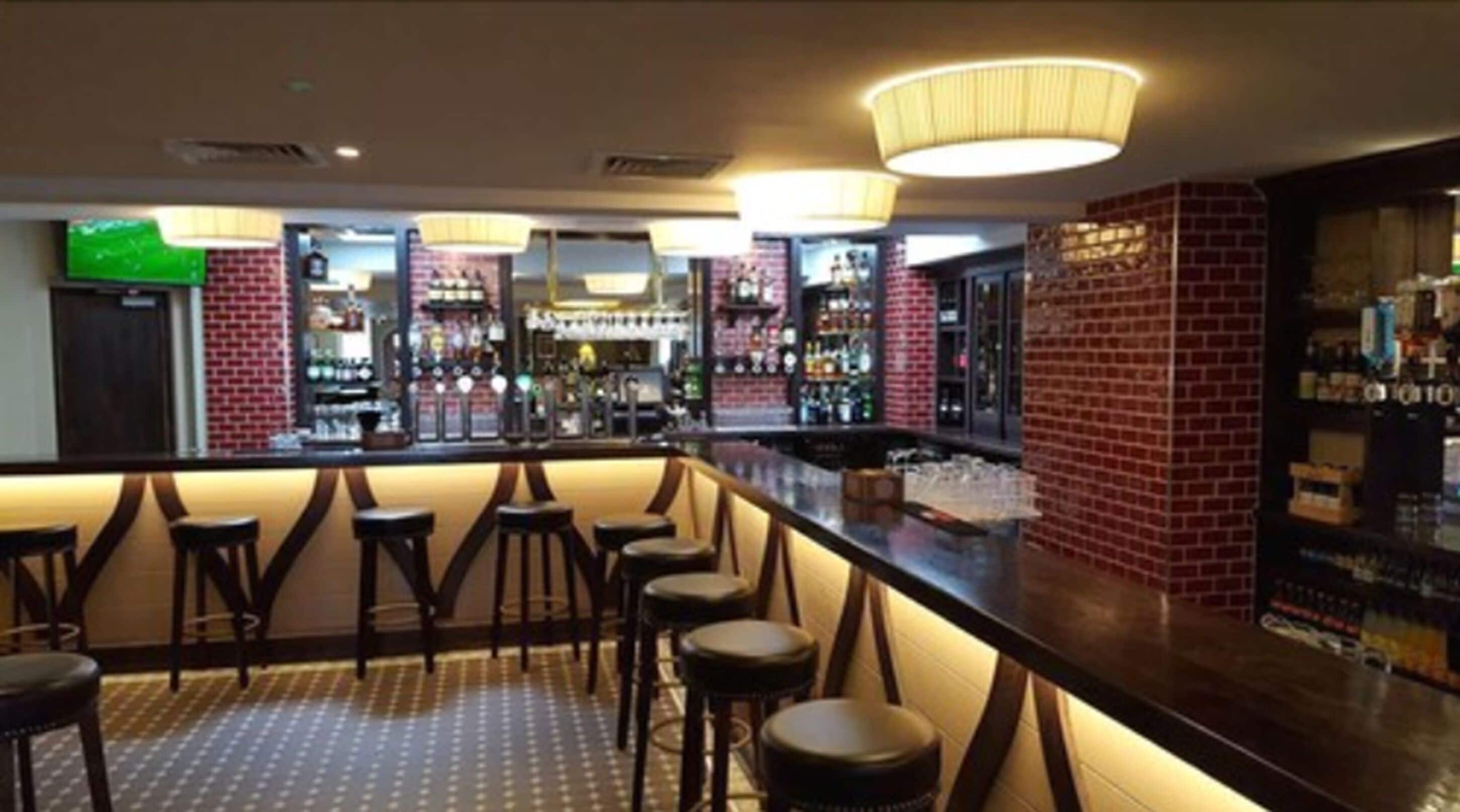 serves lunch and dinner