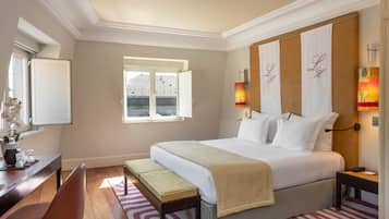 Heritage Double Room | Allergikerbettwaren, Minibar, Zimmersafe, Schreibtisch