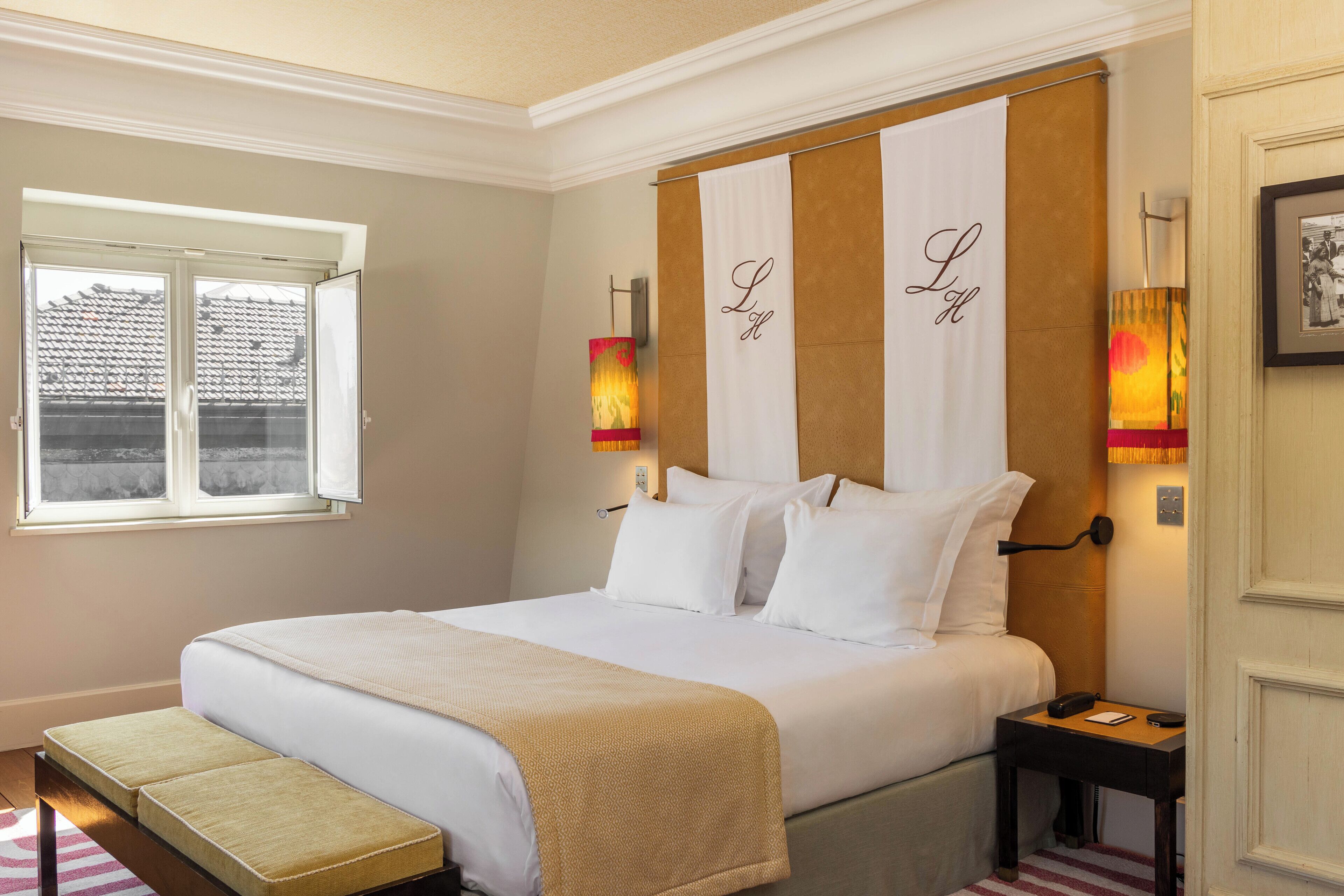 Heritage Double Room | Allergitestet sengetøy, minibar, safe på rommet og skrivebord