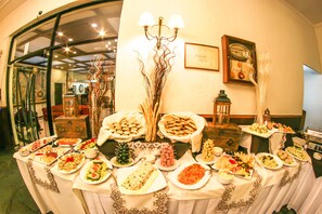 Free daily buffet breakfast - Hotel Los Navegantes (Punta Arenas)