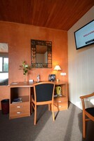 Habitación doble superior | Ropa de cama de alta calidad y colchones con acolchado adicional