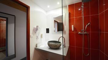 Free toiletries, hair dryer, towels