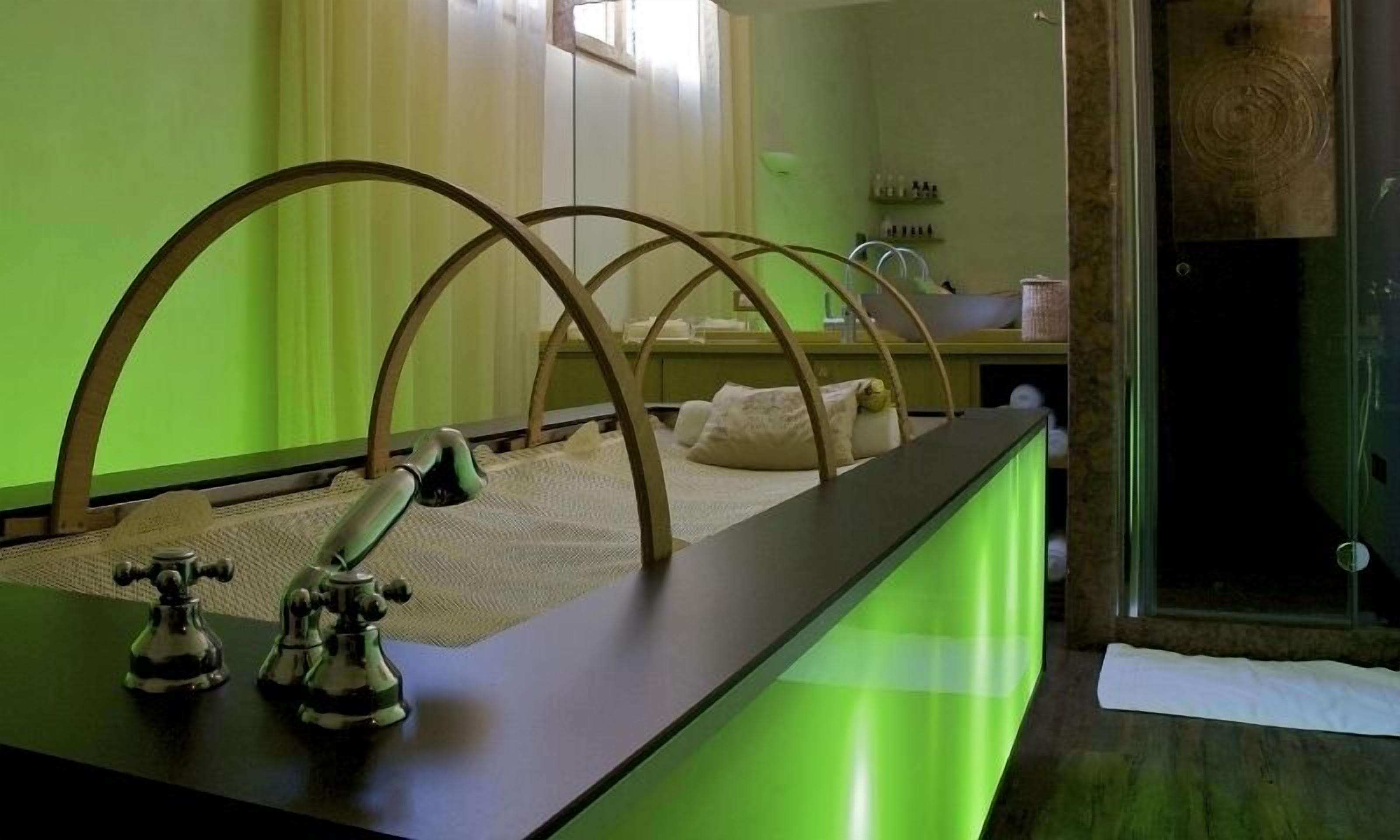 hot tub, turkish bath/hammam, body treatments, facials, massages