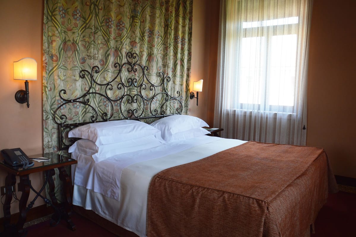 Ropa de cama hipoalergénica y minibar