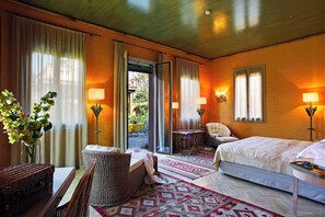 Ropa de cama hipoalergénica y minibar 