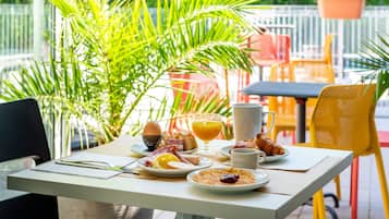 Frokostbuffé hver dag (EUR 12.90 per person)
