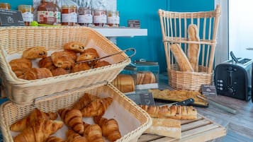 Frokostbuffé hver dag (EUR 12.90 per person)