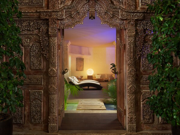Espace de soins pour les couples, sauna, bain à remous, hammam, hammam