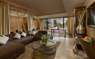 1 室のベッドルーム、ミニバー、セーフティボックス (室内)、客室ごとに異なる装飾