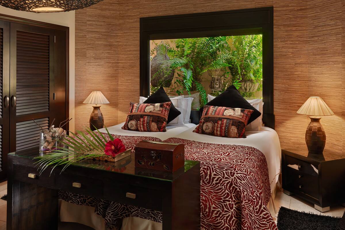 2 bedroom majestic villa (with private heated pool) | 2 bedrooms, minibar, in-room safe, individually decorated