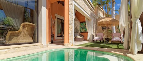 Villa Duquesa de 1 dormitorio (piscina privada climatizada) | 1 habitación, minibar y caja de seguridad en la habitación