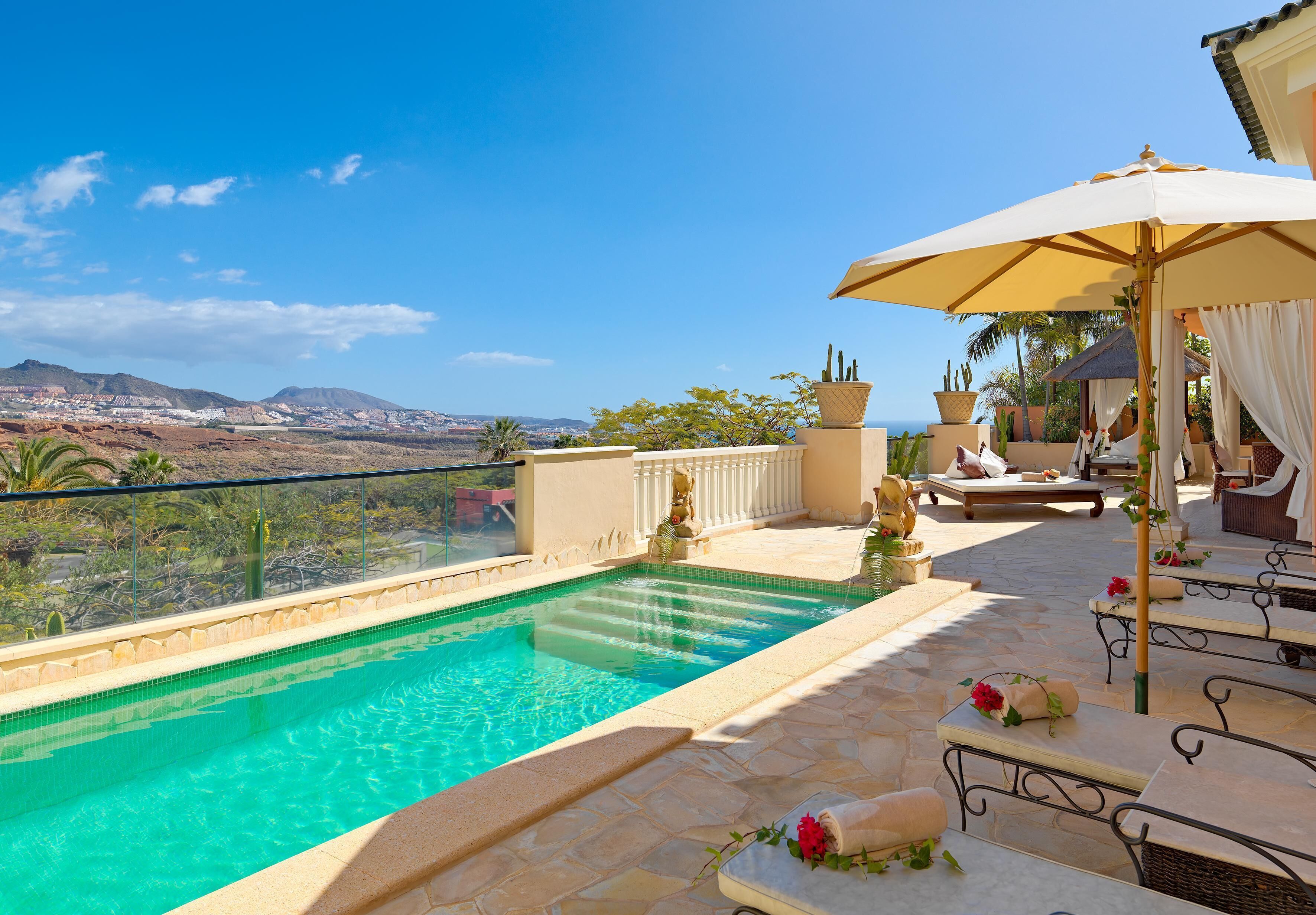 1 habitación, minibar y caja de seguridad en la habitación 