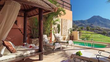2 bedroom Majestic Villa (with private heated pool) | 1 bedroom, minibar, in-room safe, individually decorated