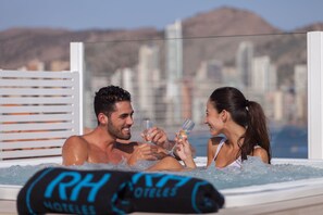 Outdoor spa tub - Gastrohotel RH Canfali By Hoteles RH (Benidorm)