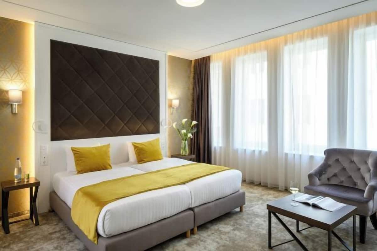 Minibar, in-room safe, desk, soundproofing