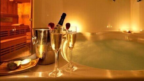Indoor spa tub - Premium Business Hotel Bratislava (Bratislava)