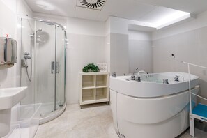 Sauna, bañera de hidromasaje, baño turco, tratamientos corporales 