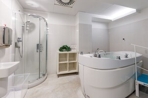 Sauna, bañera de hidromasaje, baño turco, tratamientos corporales 