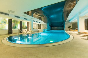 Indoor pool, pool loungers