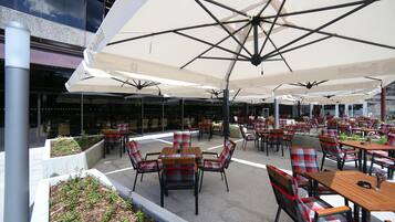 Se sirven desayunos, almuerzos y cenas