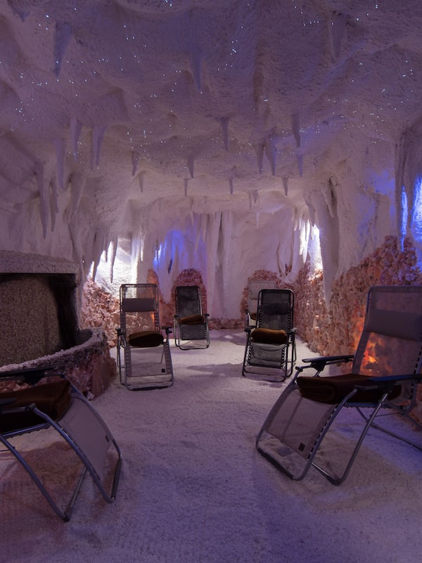 Sauna, hot tub, steam room, body treatments, hydrotherapy