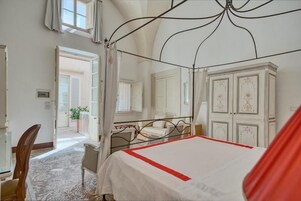 Deluxe szoba | Minibár, széf a szobában, egyedi dekoráció és egyedi berendezés