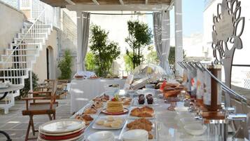 Petit déjeuner buffet compris tous les jours