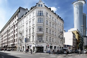 Front of property - Grand Hotel Downtown (Frankfurt)