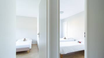 LÀgenhet - 3 sovrum | 1 sovrum, skrivbord, ljudisolering och strykjÀrn/strykbrÀda