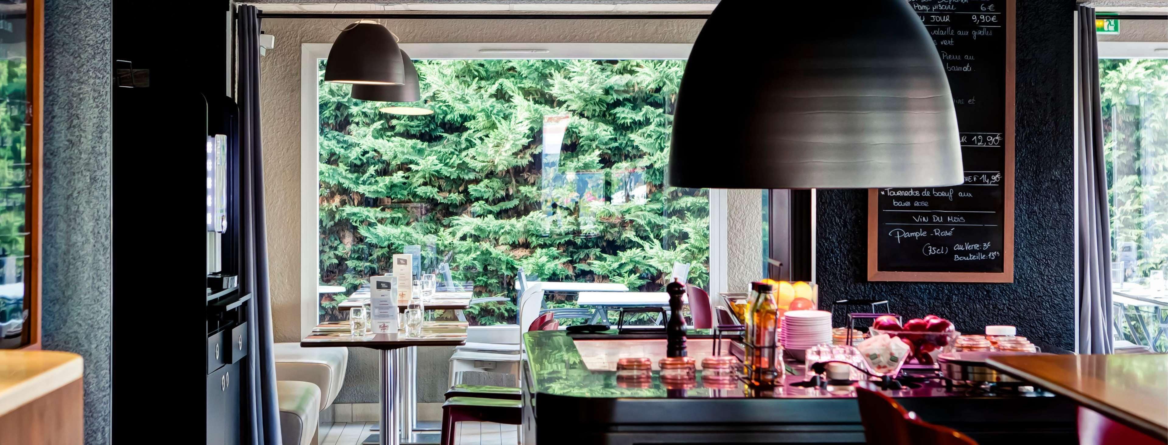 breakfast, lunch, dinner served; french cuisine