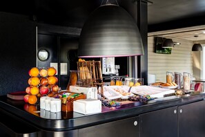 Desayuno buffet todos los días (con cargo) 