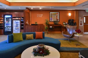 Lobby - Fairfield Inn and Suites by Marriott Sacramento Elk Grove (Elk Grove)