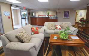 Lobby sitting area - Jefferson Inn Dandridge (Dandridge)