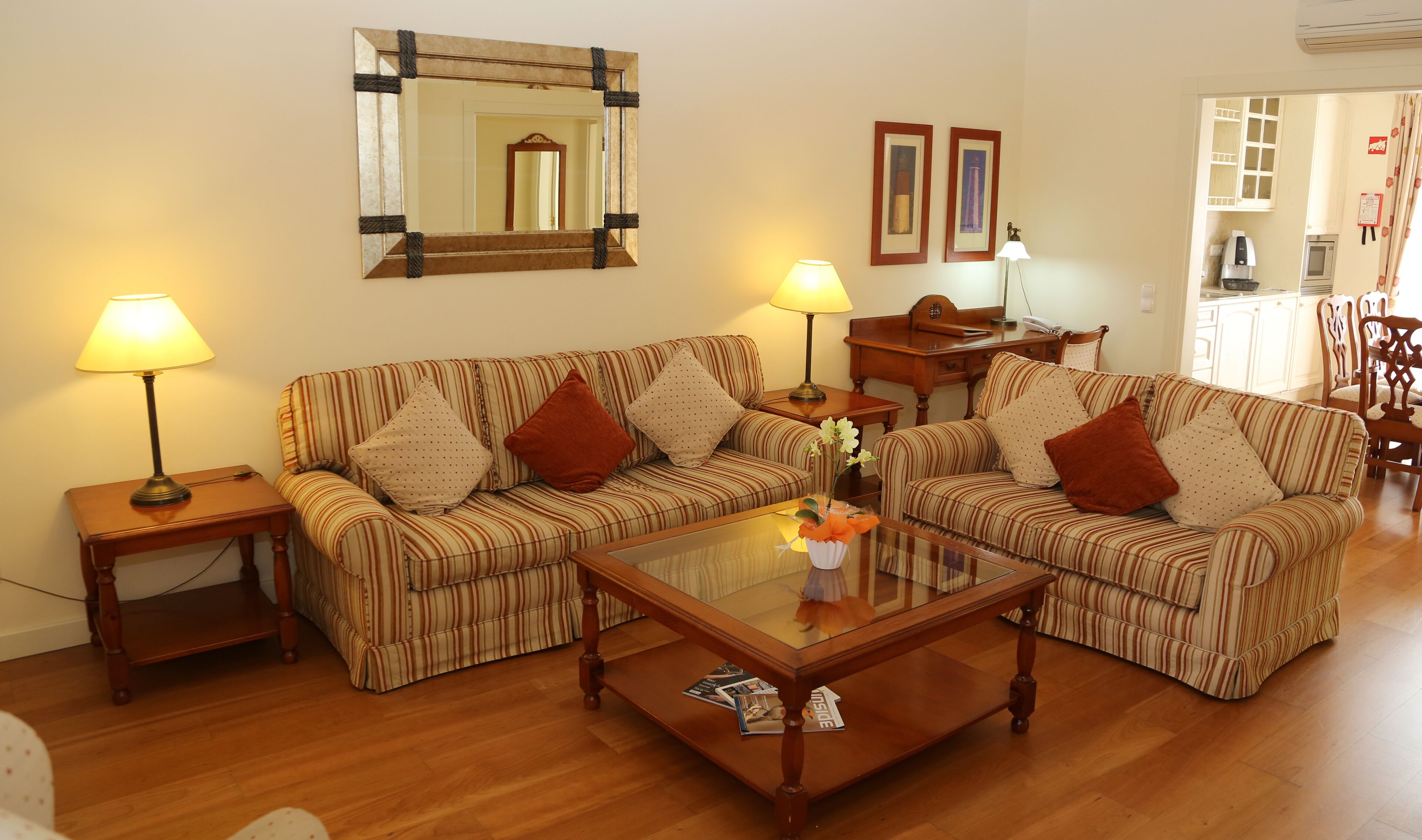 32-inch lcd tv with satellite channels, tv