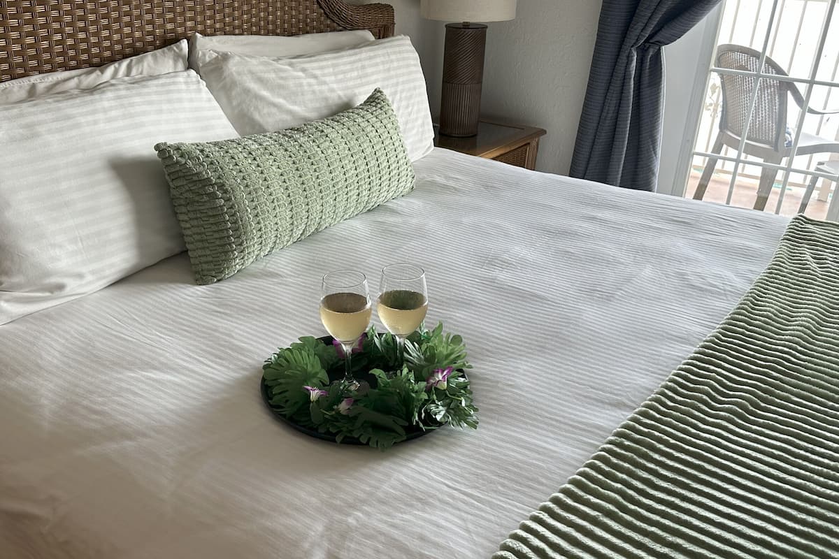 2 bedrooms, premium bedding, down comforters, individually furnished