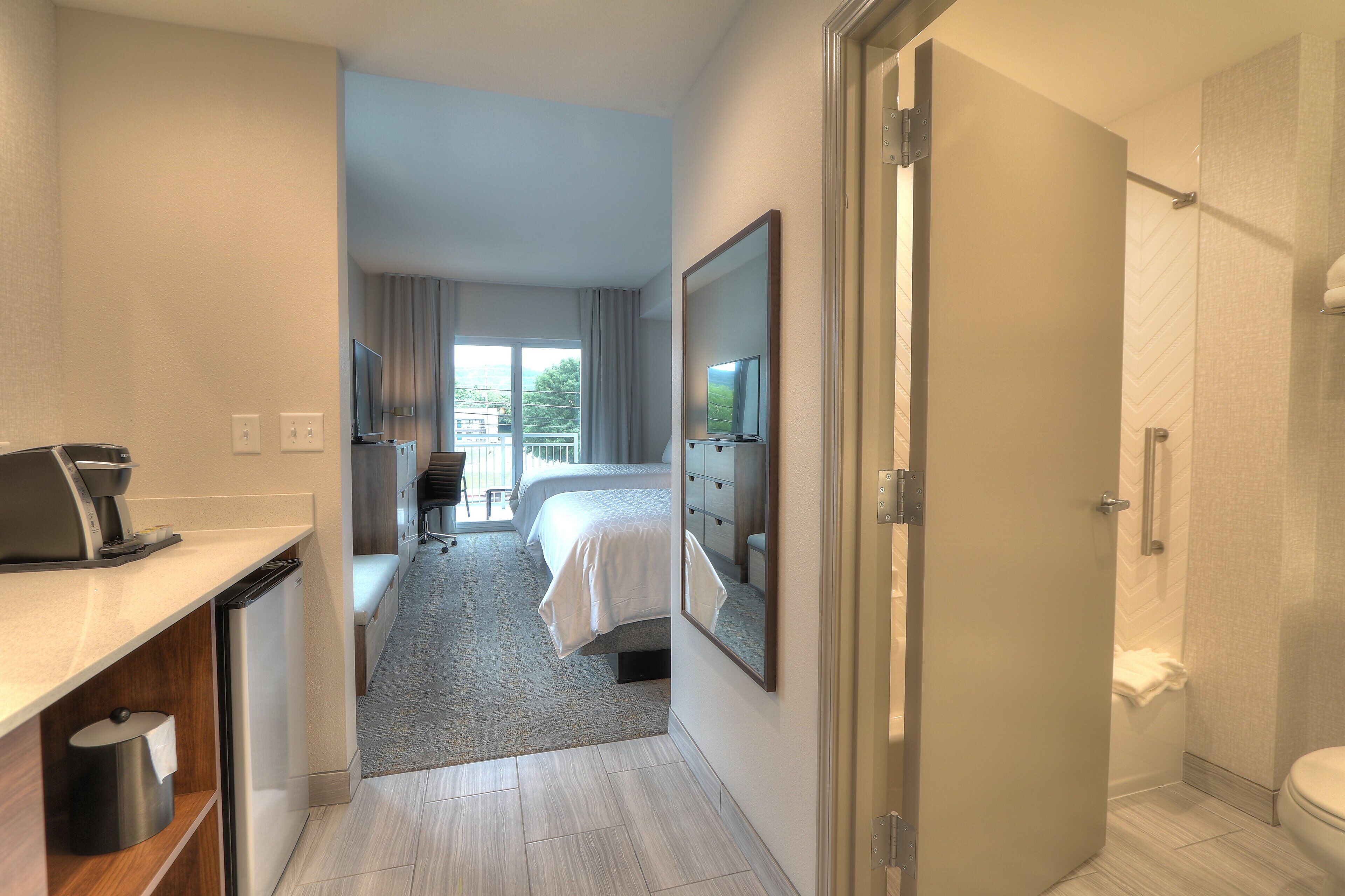 suite, 1 bedroom, balcony (parkway view) | 1 bedroom, egyptian cotton sheets, premium bedding, pillow-top beds