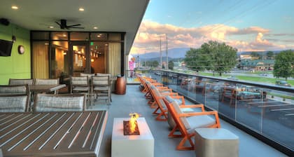 Holiday Inn & Suites Pigeon Forge Convention Center by IHG