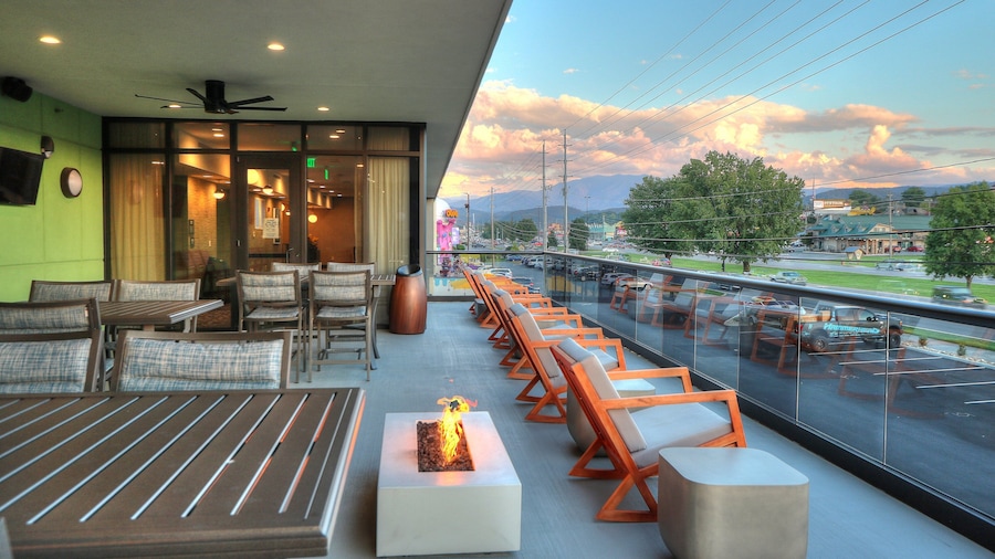 Holiday Inn & Suites Pigeon Forge Convention Center by IHG