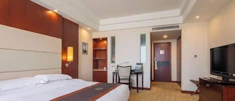 Coffres-forts dans les chambres, fer et planche à repasser, lits bébé