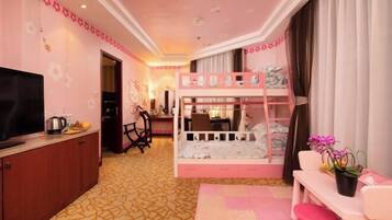 In-room safe, iron/ironing board, cots/infant beds, Internet