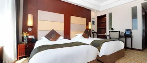 Tallelokero huoneessa, silitysrauta/-lauta, vauvansängyt, internet